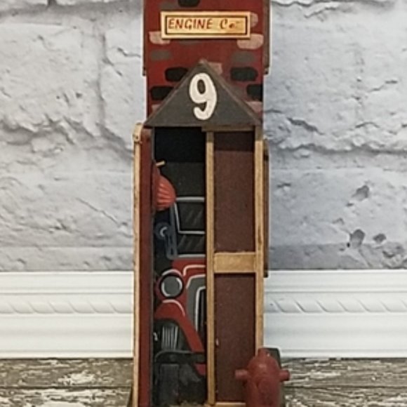 Vintage Engine Co Fire Station House Birdhouse - Picture 5 of 6